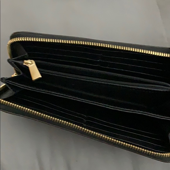 Furla zip around wallet - Picture 3 of 3